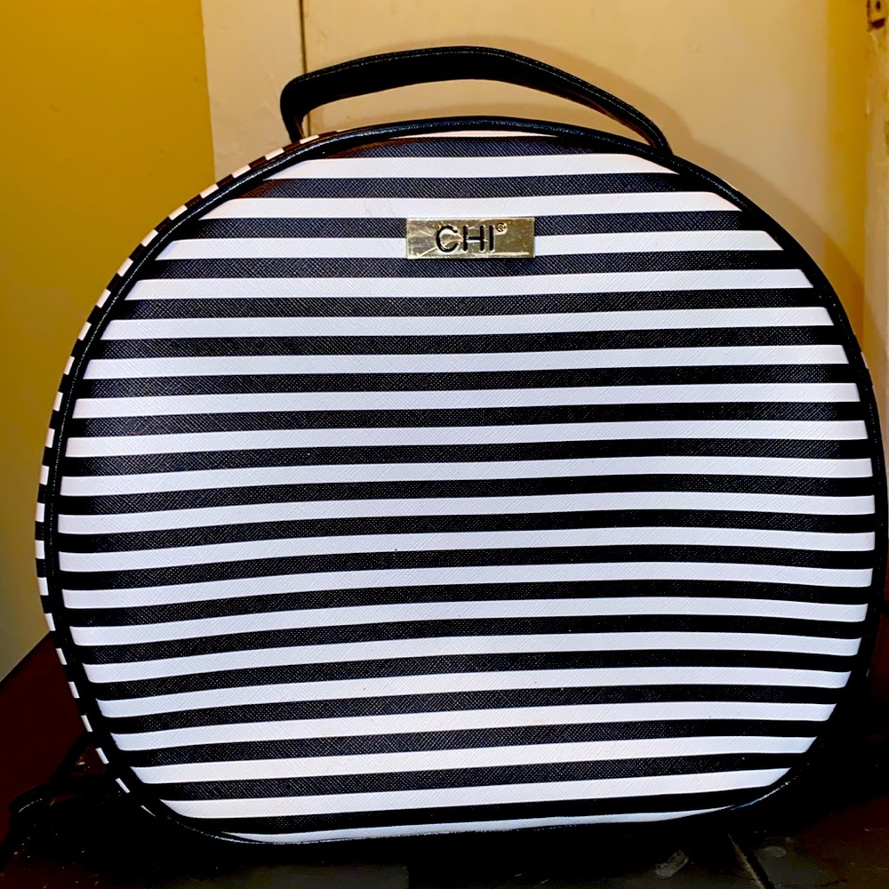 Chi makeup bag